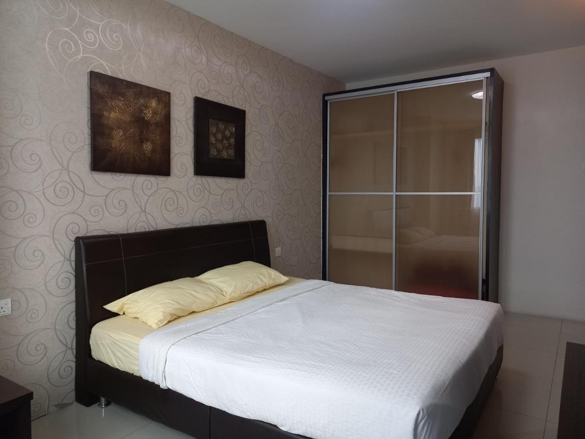 K. Riverfront Apartment Ipoh Chambre photo
