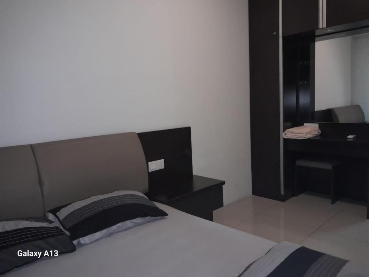 K. Riverfront Apartment Ipoh Extérieur photo