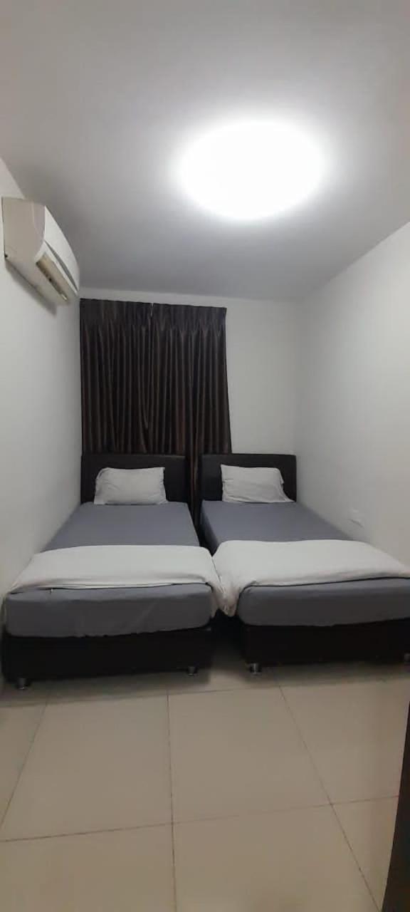K. Riverfront Apartment Ipoh Extérieur photo