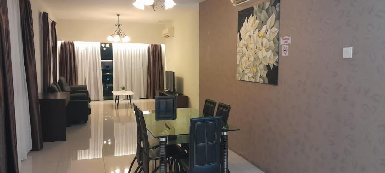 K. Riverfront Apartment Ipoh Extérieur photo