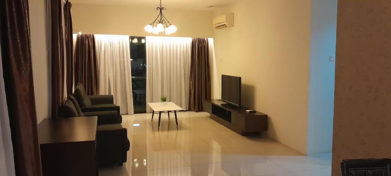 K. Riverfront Apartment Ipoh Extérieur photo