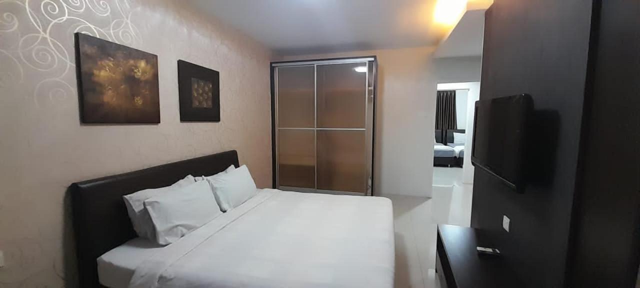 K. Riverfront Apartment Ipoh Extérieur photo