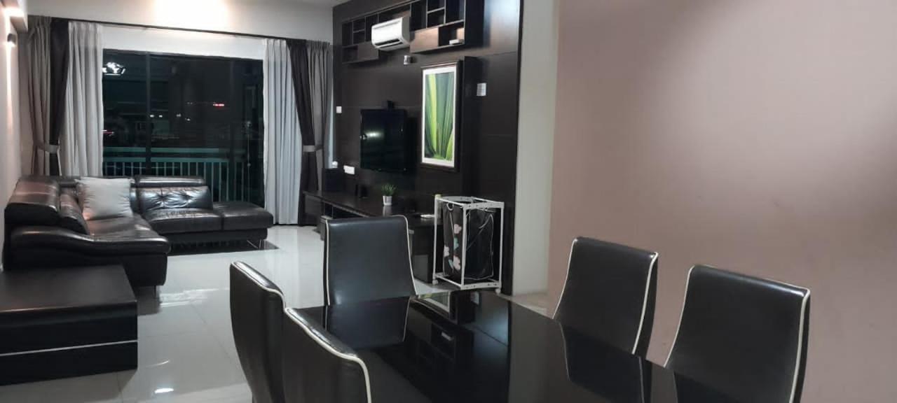 K. Riverfront Apartment Ipoh Extérieur photo